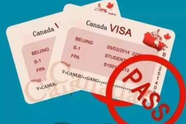 据报道：申请加拿大十年签证的中国人减半
